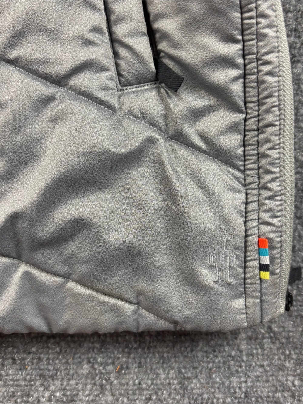 SMARTWOOL Women’s Silver Grey Smartloft 150 insulated Puffer Vest size: Medium - Picture 3 of 9
